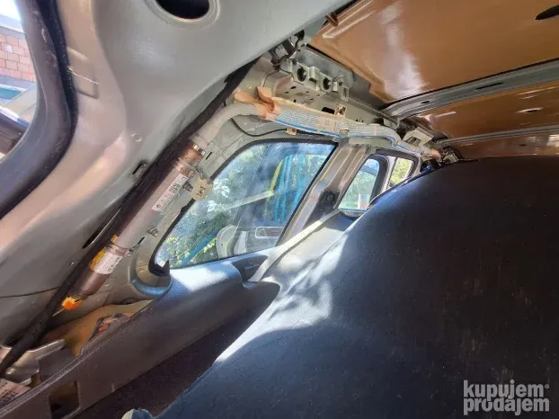 Airbeg zavesa u krovu VW Touareg vazdusna zavesa gornja