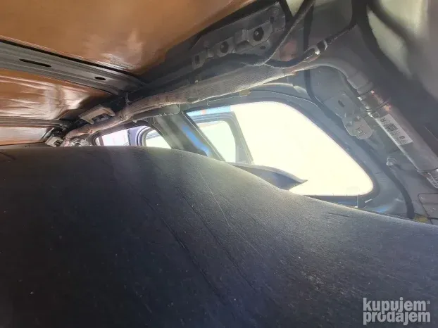 Airbeg zavesa u krovu VW Touareg vazdusna zavesa gornja