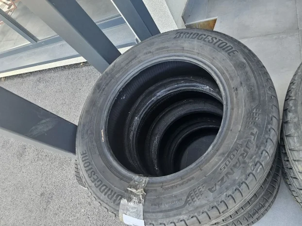 polovne letnje gume 185/65 r 15 bridgestone 4kom