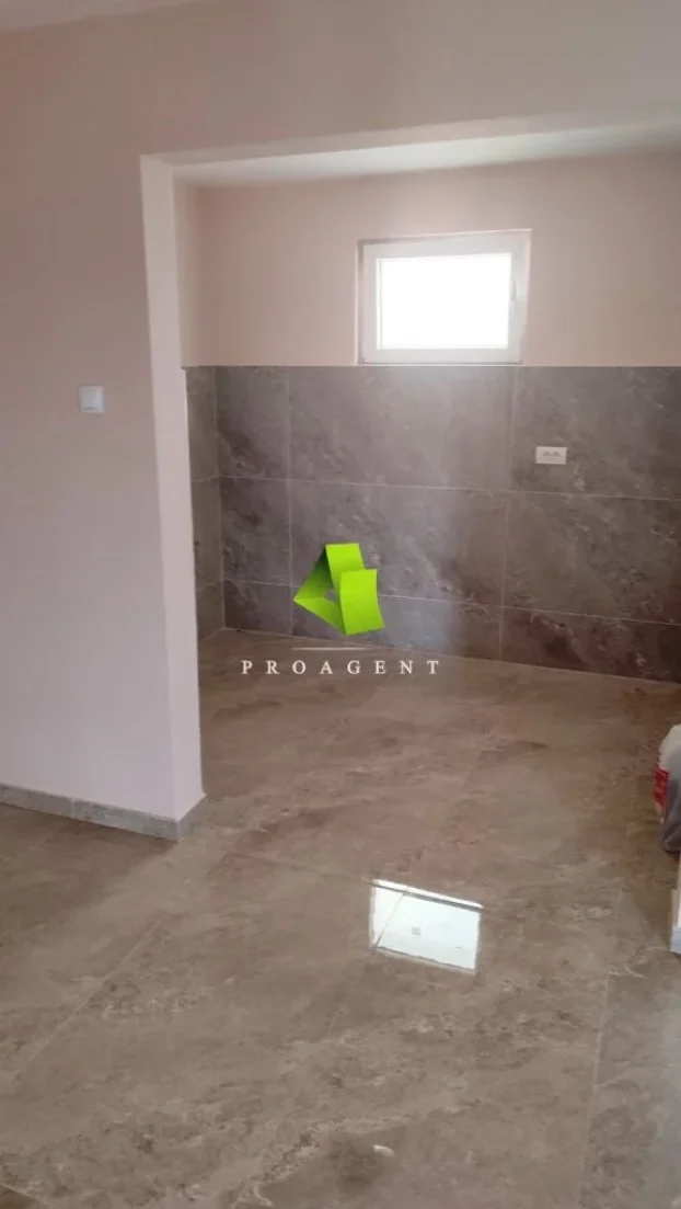 Kruševac, Bagdala, 4.0 četvorosobna, 300 m²