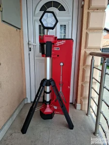 Milwaukee M18SAL 2 aku reflektor solo