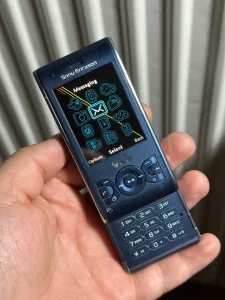 Sony Ericsson W595
