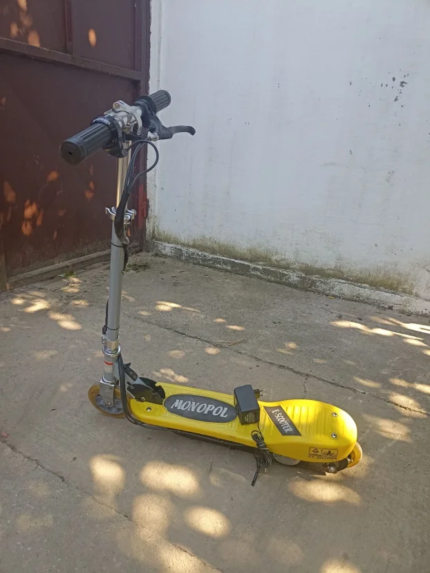 Elektricni trotinet Monopol