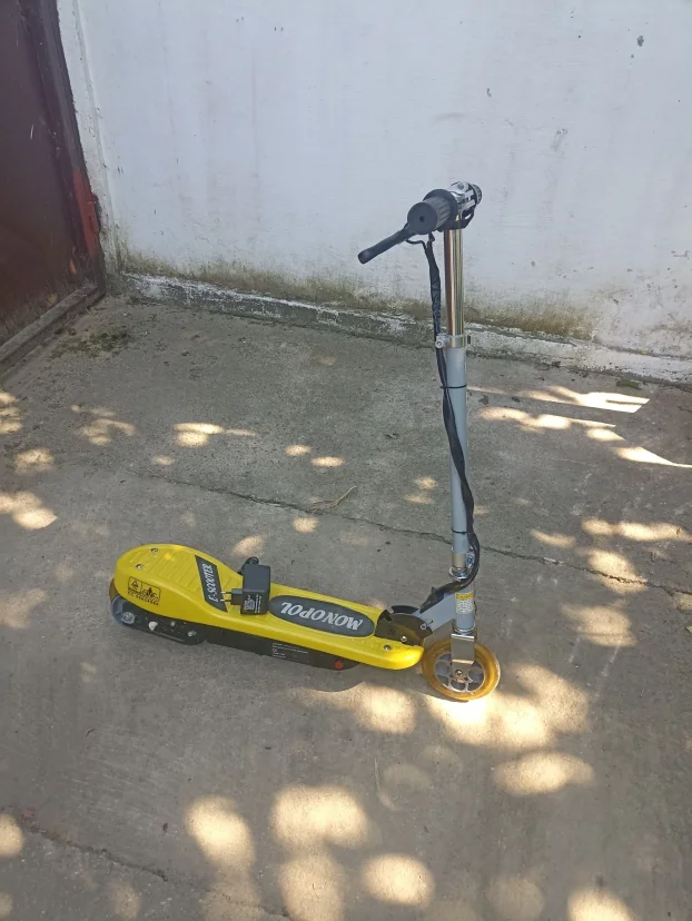 Elektricni trotinet Monopol