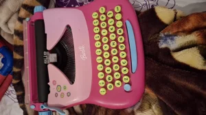 Barbie pisaca masina