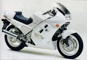 Honda VFR750F RC24 delovi