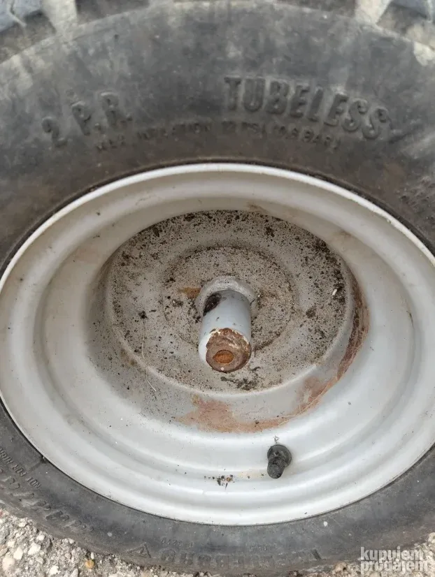 Pogon zadnji sa gumama za traktorče za košenje trave