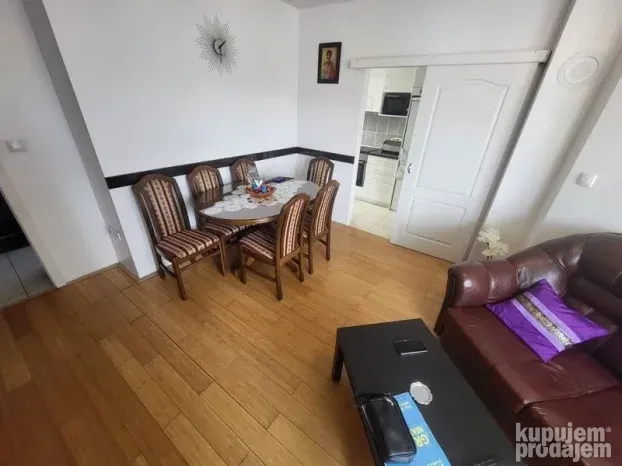 Trosoban stan,52m2,Nova Detelinara!