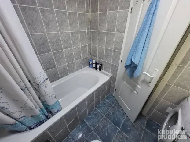 Trosoban stan,52m2,Nova Detelinara!
