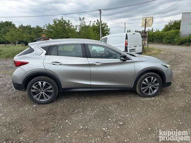 2017 Infiniti QX30 