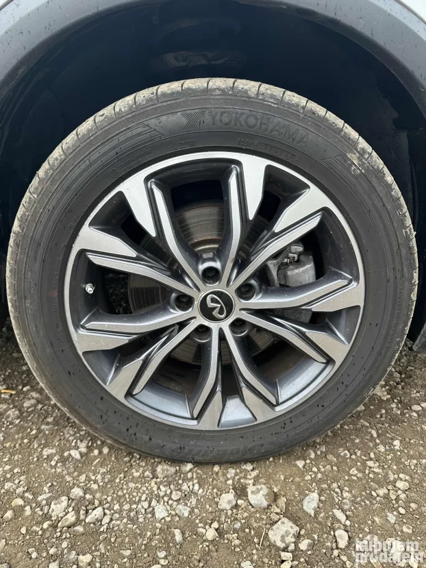 2017 Infiniti QX30 