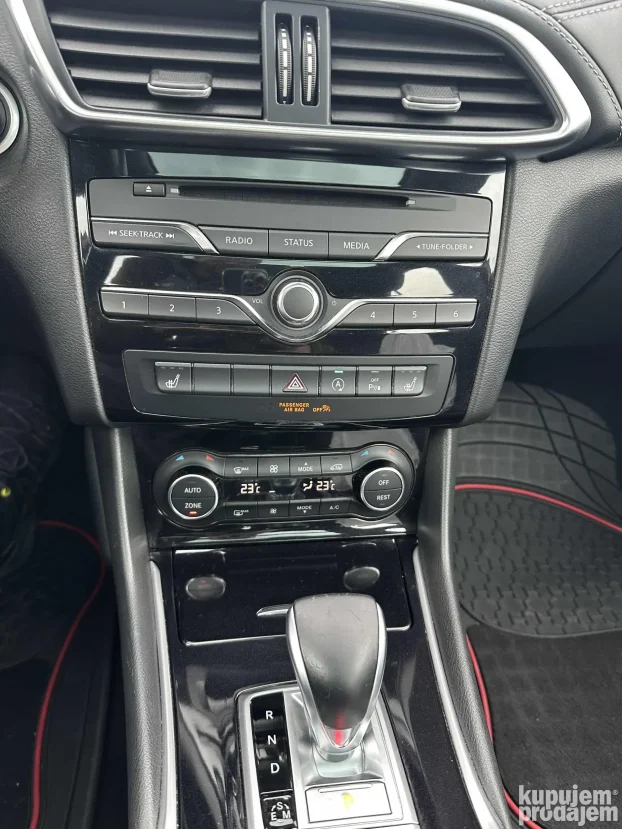 2017 Infiniti QX30 