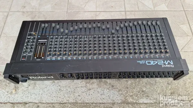 Roland M-240 24-channel Desktop Line Mixer - KupujemProdajem