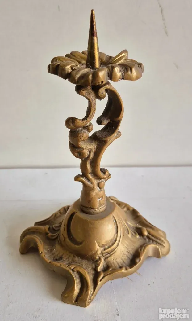 Prelep stari mali raskosni svecnjak od punog mesinga