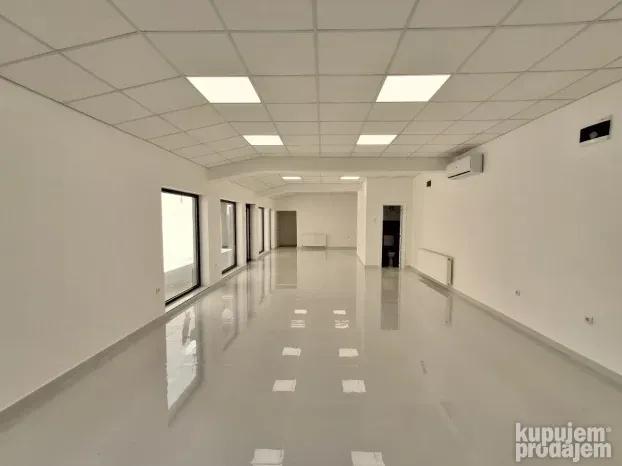 IZDAVANJE! Poslovni prostor 93m2, centar, Obrenovac