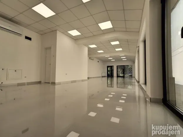 IZDAVANJE! Poslovni prostor 93m2, centar, Obrenovac