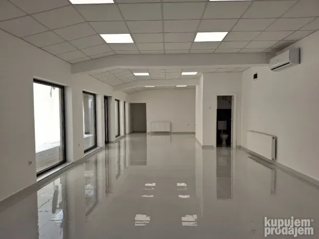 IZDAVANJE! Poslovni prostor 93m2, centar, Obrenovac
