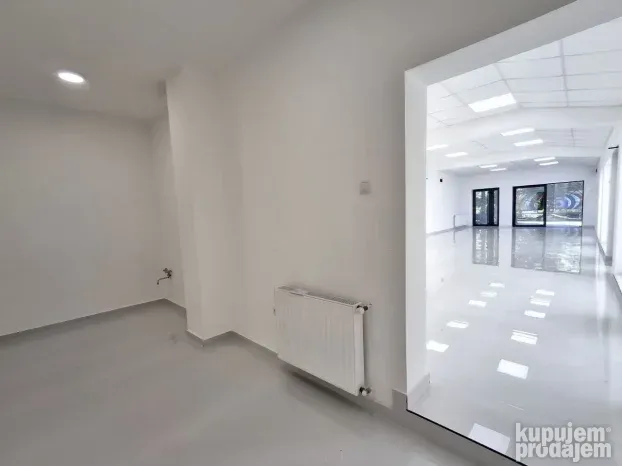 IZDAVANJE! Poslovni prostor 93m2, centar, Obrenovac