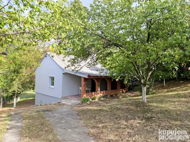 Fruška gora - Banstol, Inđija, Maradik, 2.0 dvosobna, 69 m²