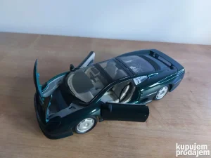 Jaguar XJ220 1/18 Maisto