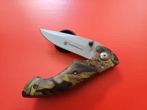 Smith wesson kvalitetan dzepni noz maskirni