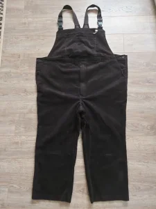 Pantalone sa tregerima za punije osobe