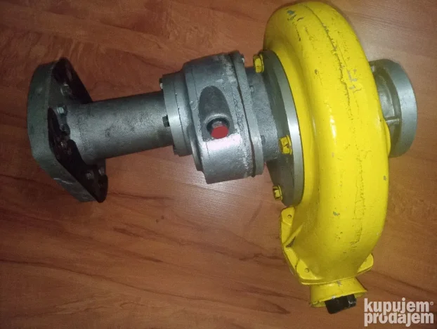 Pumpa za vodu traktorska AM 1200