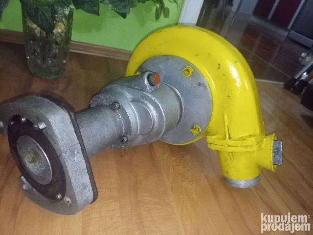 Pumpa za vodu traktorska AM 1200