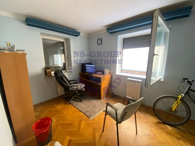 Telep, 5+ petosobna, 300 m²