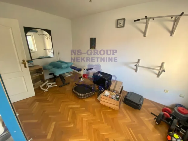 Telep, 5+ petosobna, 300 m²