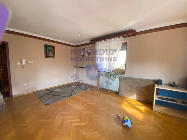 Telep, 5+ petosobna, 300 m²
