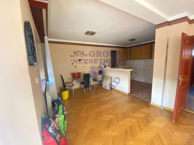 Telep, 5+ petosobna, 300 m²