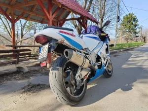 Suzuki GSXR 750 srad