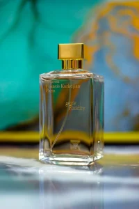 Maison Francis Kurkdjian (MFK) Gentle Fluidity Gold dekant