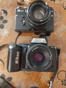 Stari fotoaparati sa objektivima