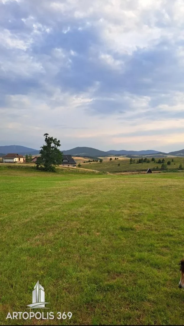 Izuzetan, uknjižen plac, dozvoljena gradnja ID#1089