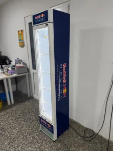 RED BULL F1 Racing Team Slim vitrina 36cm širina
