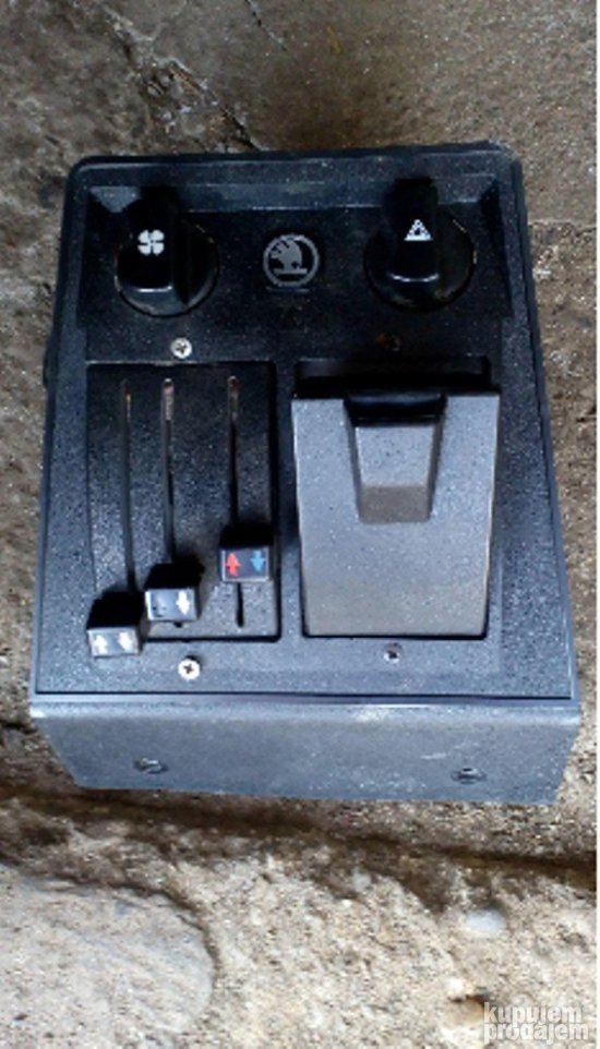 Skoda 120 Skoda 105 konzola regulatora grejanja Odlicna