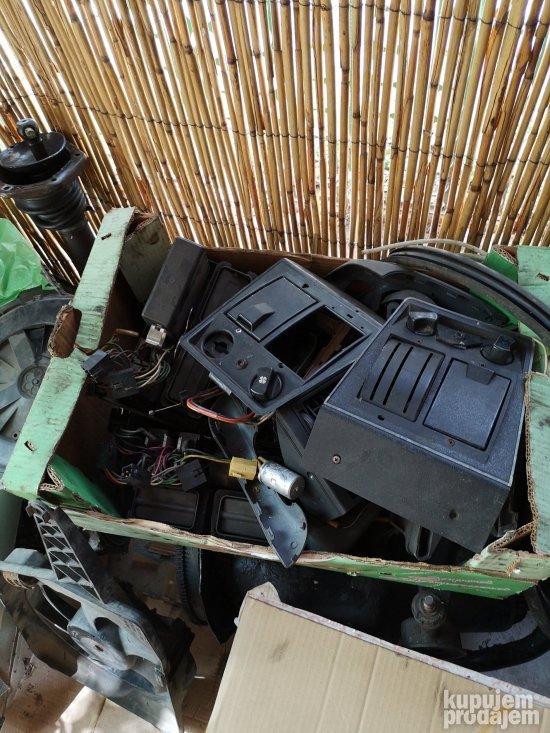 Skoda 120 Skoda 105 konzola regulatora grejanja Odlicna