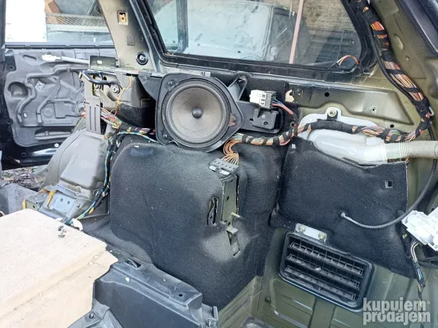 BMW e46 316 318 320 323 325 330 zadnji zvucnici za karavana