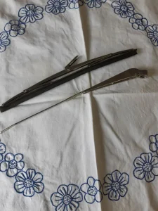 Zastava 750 brisac , metlica i drzac