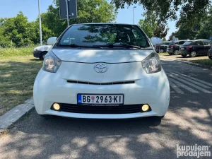 Toyota iQ
