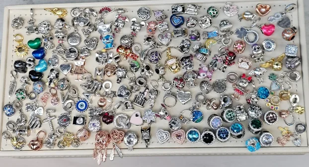 PANDORA privezak;PANDORA srebrni poklon;mindjuse;ogrlica