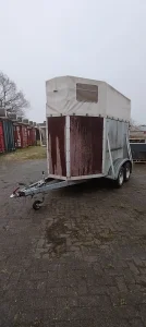 auto prikolica za prevoz dva konja