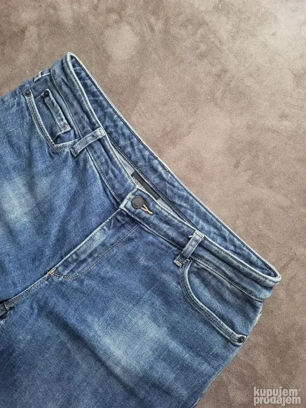 Emporio Armani farmerke 31 - Original. ARMANI