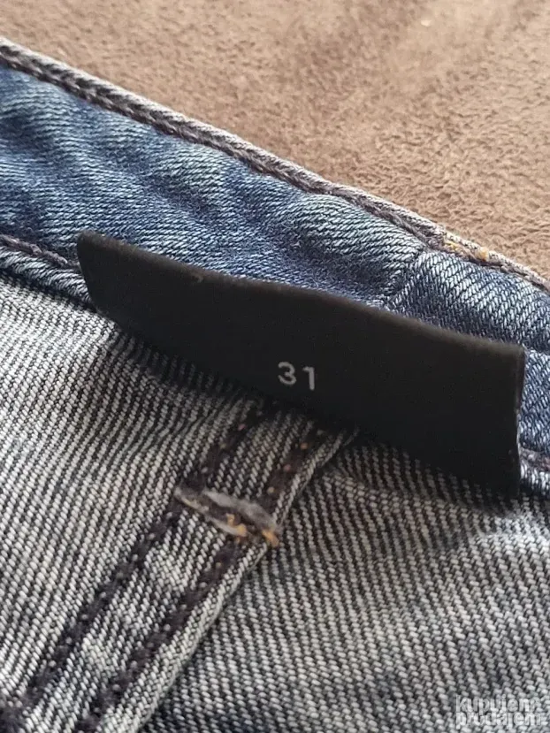 Emporio Armani farmerke 31 - Original. ARMANI