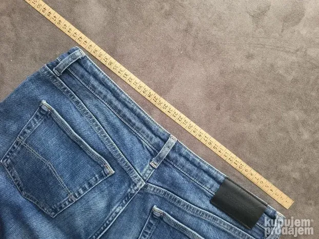 Emporio Armani farmerke 31 - Original. ARMANI