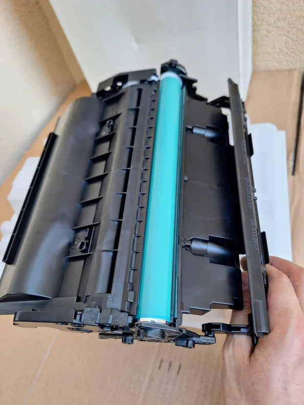 Hitno! Cacnon Toner Black 056H NOVO!
