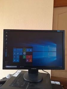 Hitno! Samsung 24" Full HD 2443BW VGA i DVI, Pivot