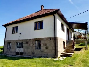 Domaćinstvo na 4h ,izolovanije